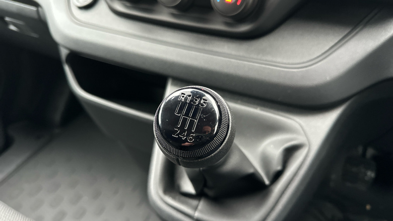 Renault Trafic Swb Diesel SL30 Blue dCi 130 Advance [Safety] Van